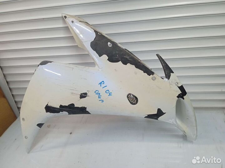 Yamaha R1 2004-2006. Пластик боковой правый