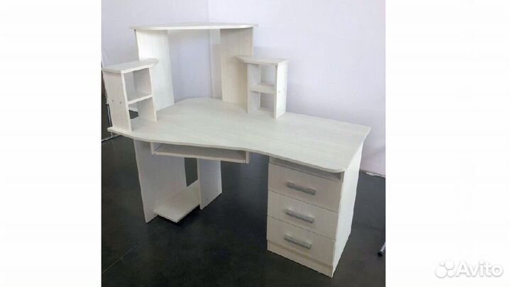 Стол компьютерный №1