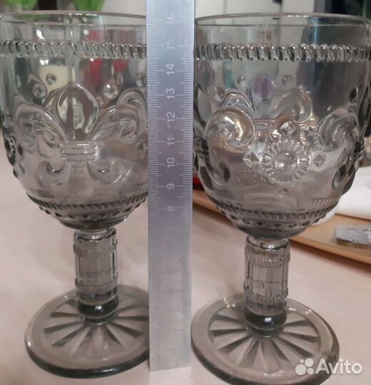 Бокалы для вина большие, кувшин