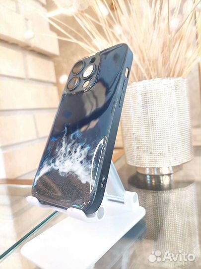 Чехол на iPhone 14 с дизайном из эпоксидной смолы