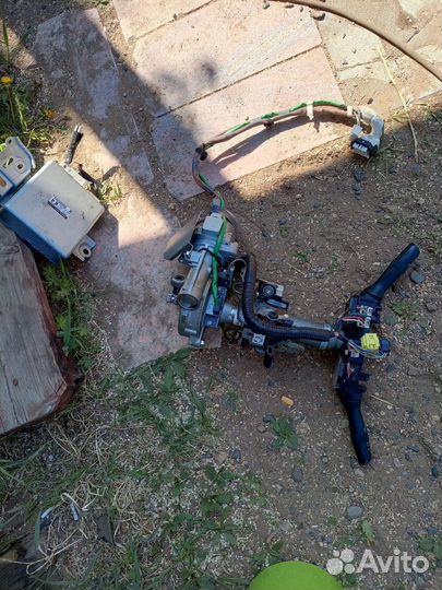 Рулевая колонка на toyota Prius alpha