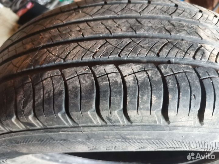 Michelin Agilis 51 215/70 R16