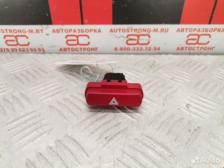 Кнопка аварийной сигнализации Subaru Impreza