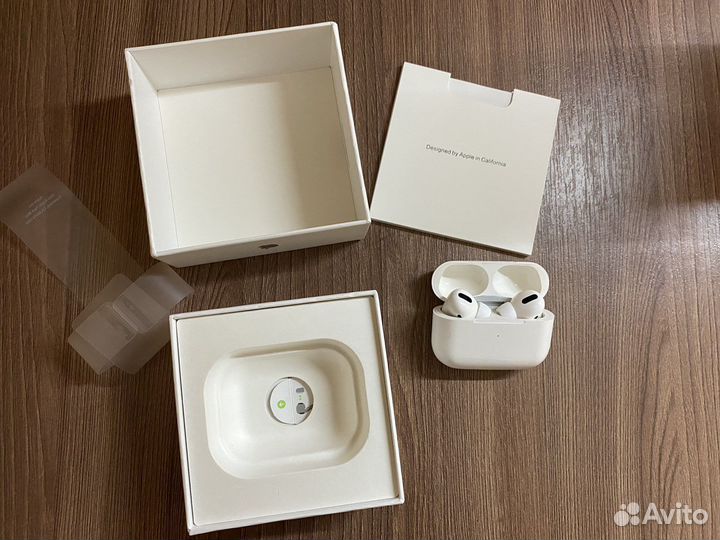 Беспроводные наушники airpods