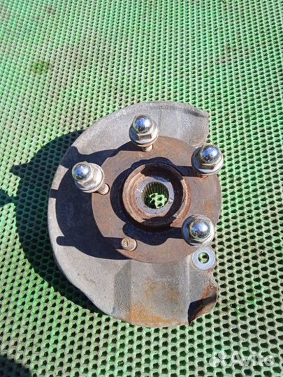 Кулак поворотный передний правый Mitsubishi Lancer