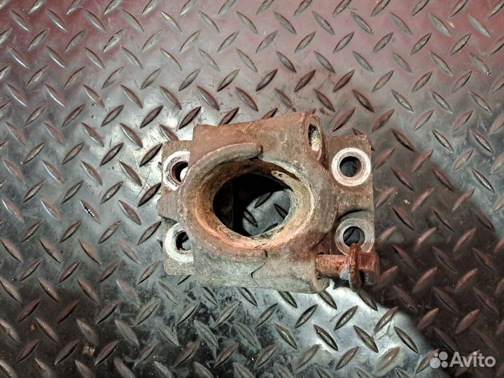 Кронштейн крыла заднего