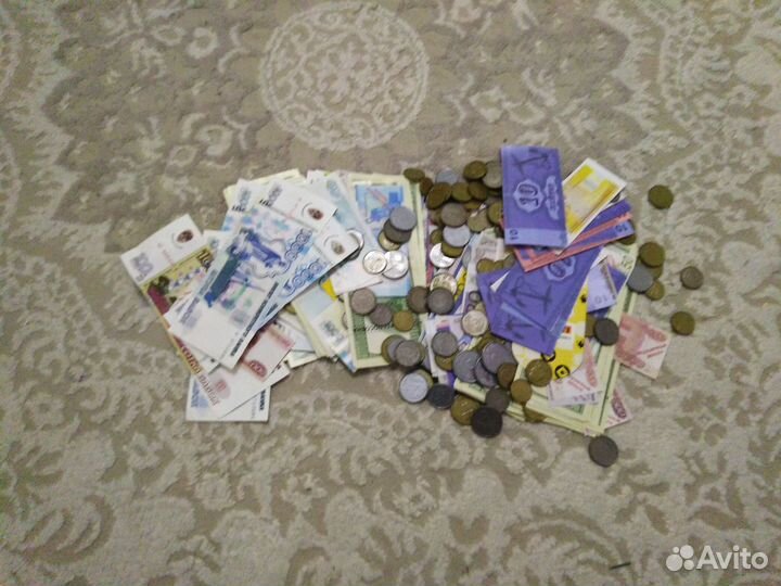 Деньги игрушечные