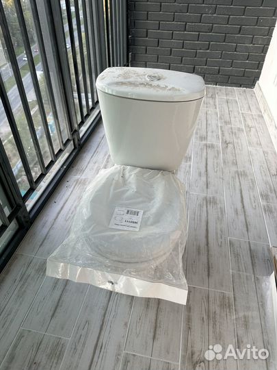 Унитаз с бачком новый
