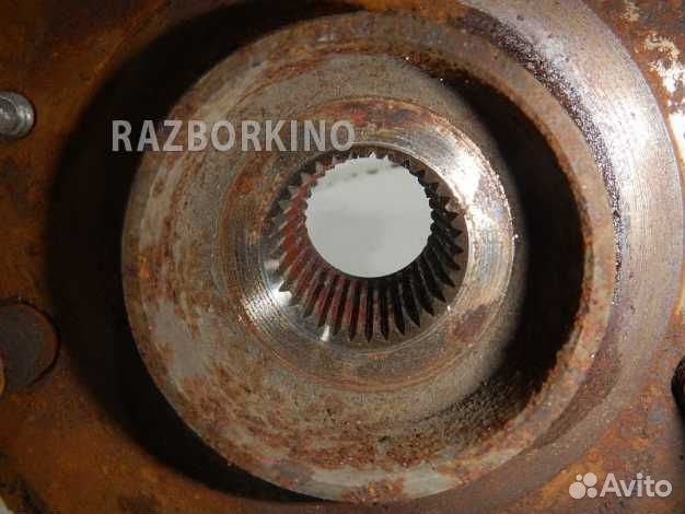 Кулак передний правый