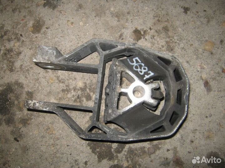 Опора двигателя Ford Kuga 1