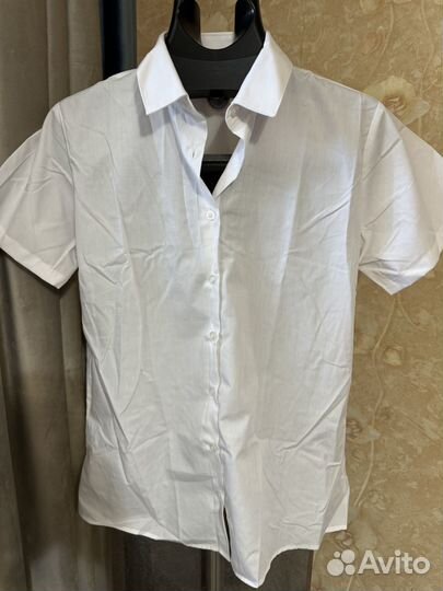 Рубашка белая новая на мальчика школьная