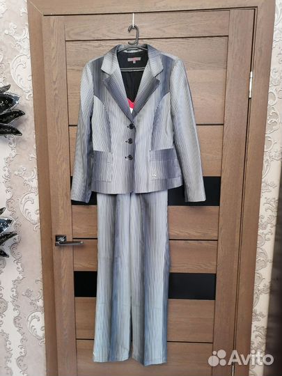 Брючный костюм жен. 46 раз