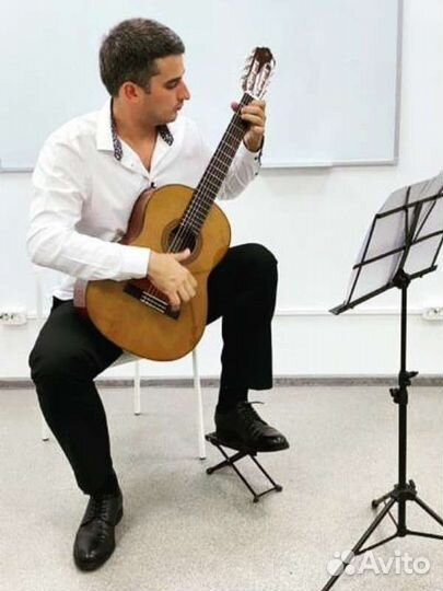 Уроки игры на гитаре и аккордеоне онлайн и офлайн