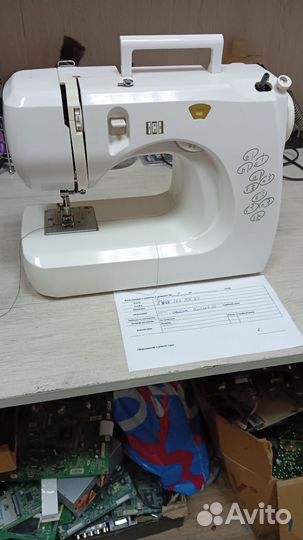 Швейная машина janome