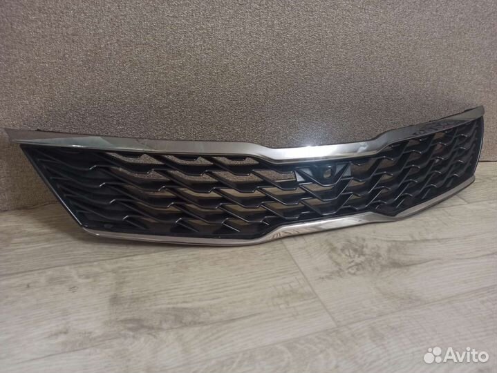 Решетка радиатора Киа Оптима 4 GT под камеру