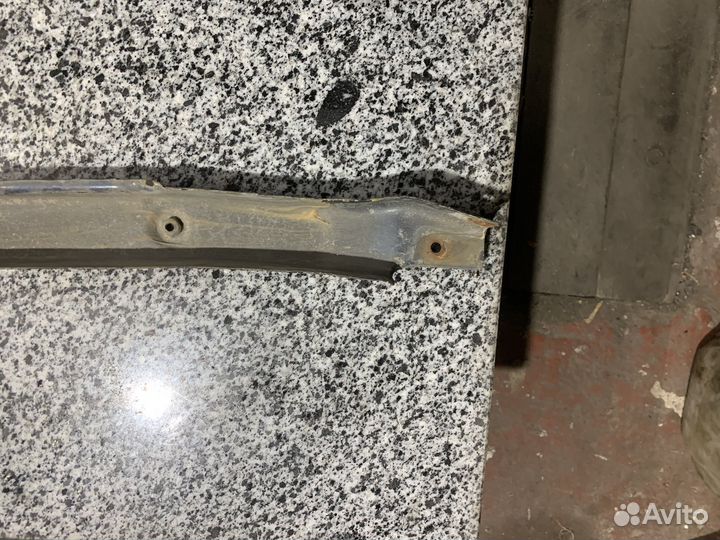 Планка радиатора средняя Chery Tiggo T 11