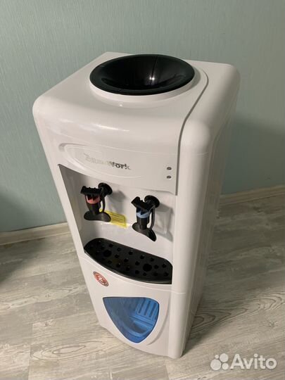 Кулер для воды напольный