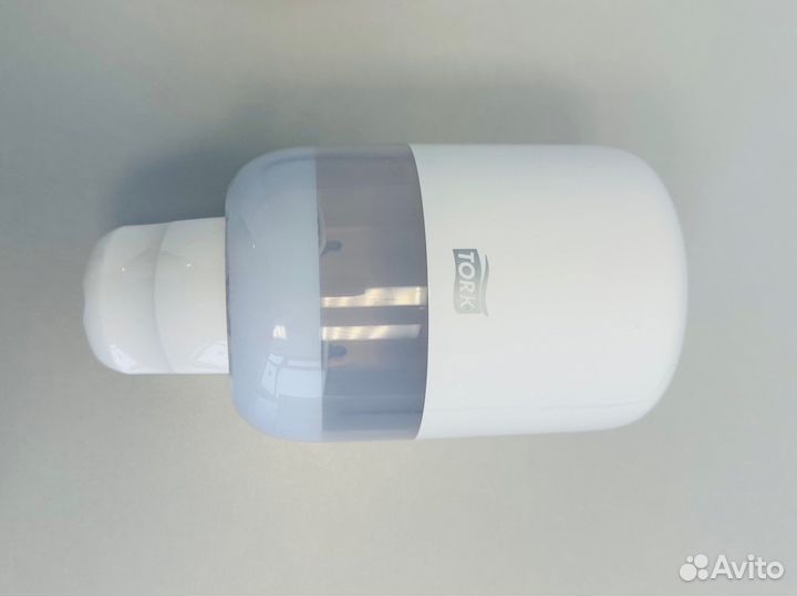 Диспенсер для бумажных полотенец tork