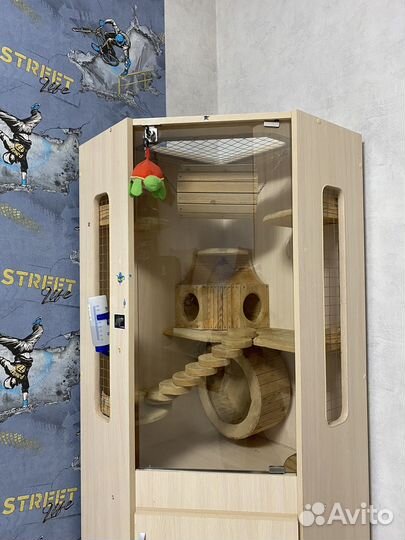 Продам клетку-витрину для шиншилл, дегу и т.д