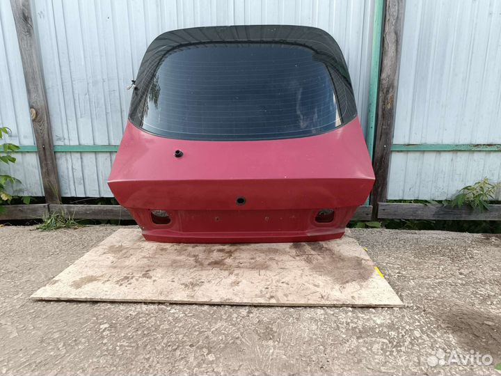 Крышка багажника Мицубиси Каризма