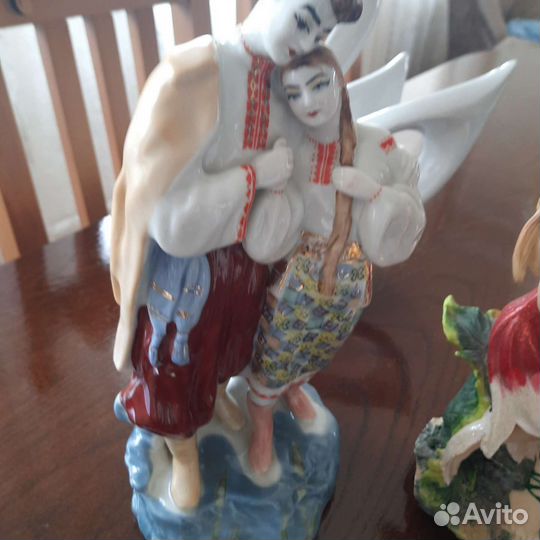 Статуэтка фарфор