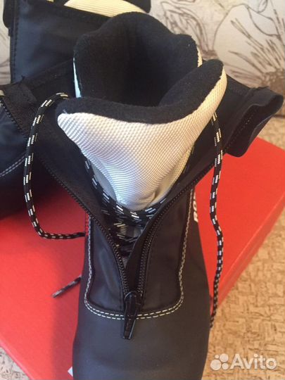 Лыжные ботинки Rossignol