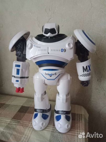 Игрушка робот