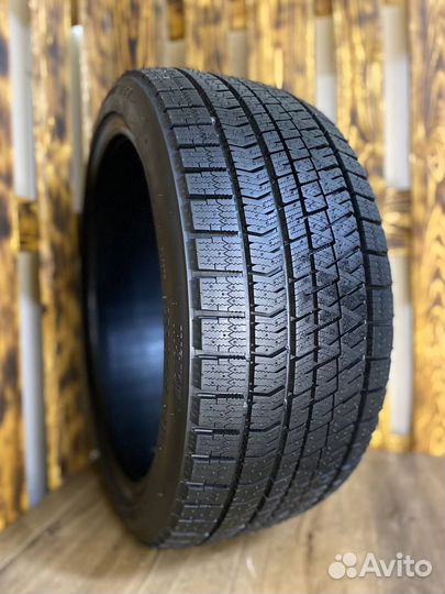 Bridgestone Blizzak Ice 235/40 R18 95H