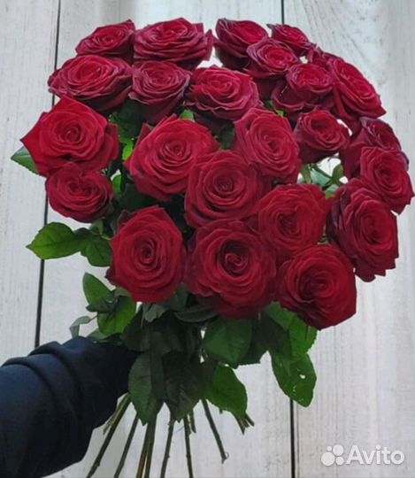 Букет из 25 красных роз 60 см Доставка