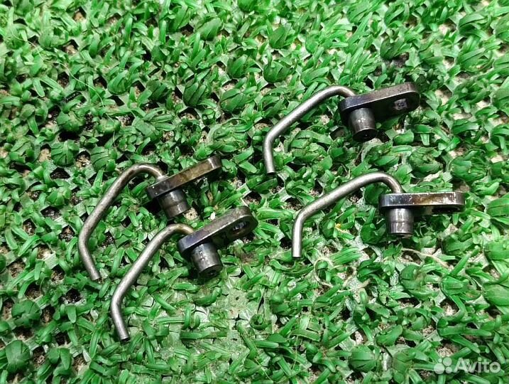 Форсунка масляная Nissan Pathfinder