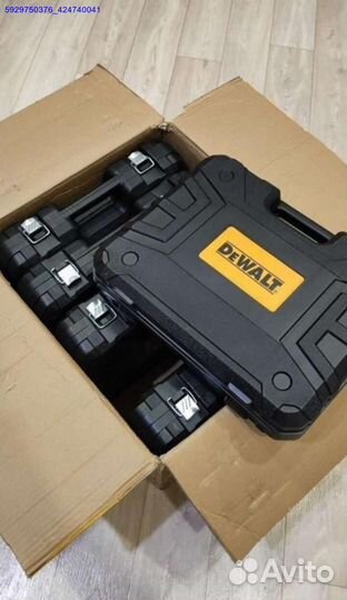 Шуруповерт Dewalt 26V с инструментами