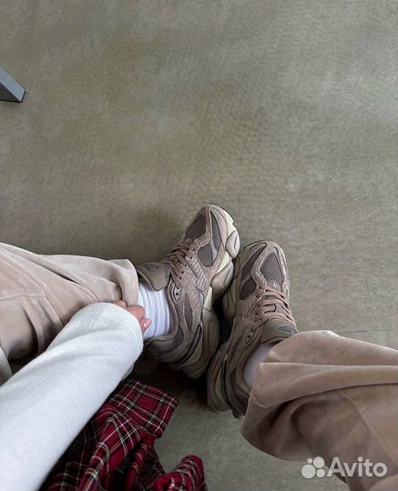 Кроссовки New Balance 9050 Mushroom