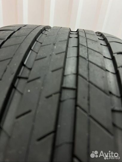 Michelin Latitude Sport 3 265/40 R21 и 295/35 R21 101Y