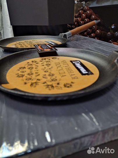 Чугунная сковорода блинная 22см. 24 см
