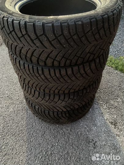 Michelin X-Ice North 4 205/60 R16