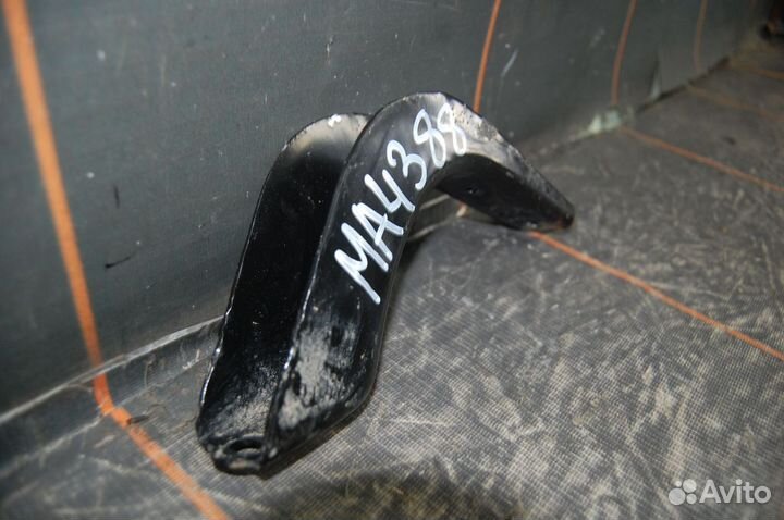 Кронштейн подножки задний для Toyota Land Cruiser