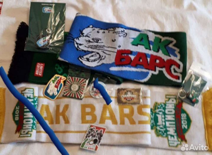 2 магнита, плакаты х/к Ак-Барс, журналы