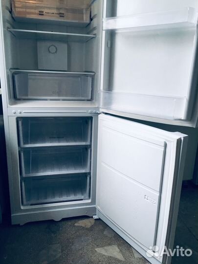 Холодильник Hotpoint Ariston No Frost бу гарантия