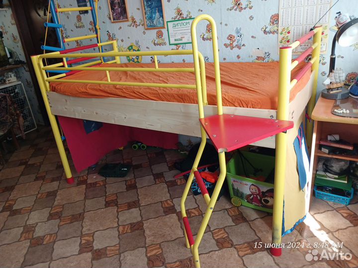 Спорт уголок и кровать 97*198