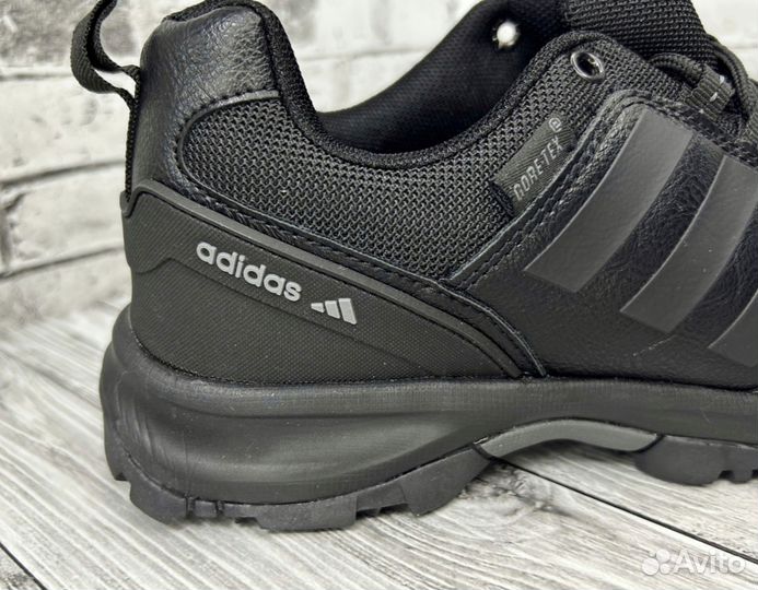 Кроссовки Adidas