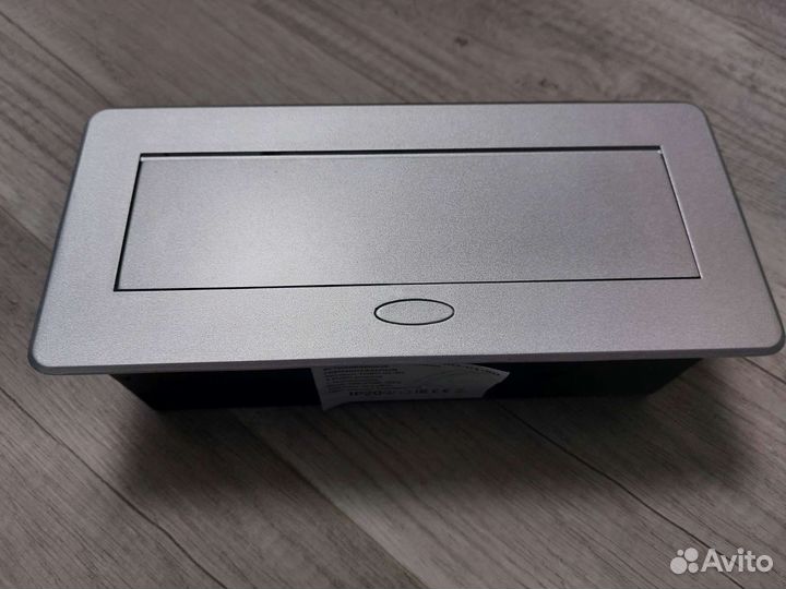 Встраиваемая розетка