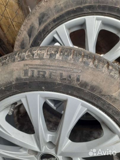 Pirelli Ice 215/60 R17
