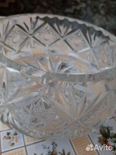 Большая хрустальная ваза высота 9. Диаметр. 19