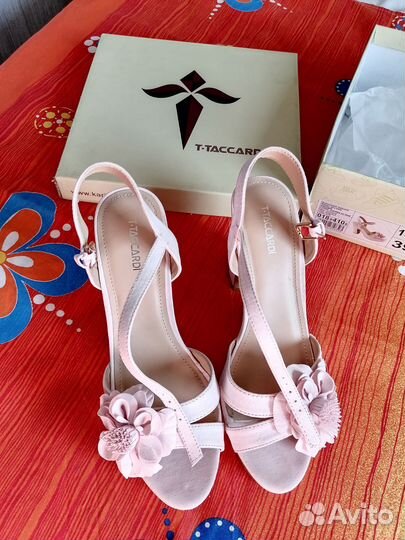 Босоножки и туфли