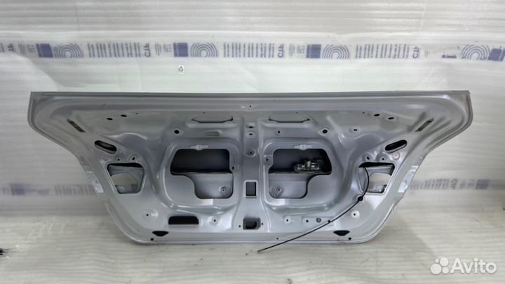 Крышка багажника задняя Toyota Camry V70/V75