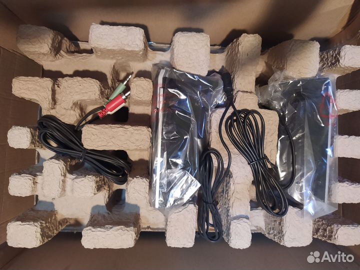 Продам колонки Microlab m-900