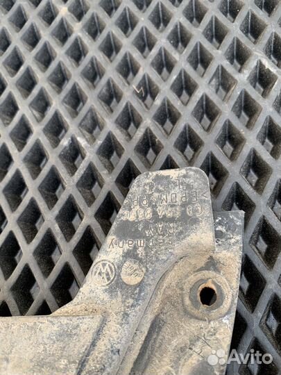 Задние брызговики VW Passat B6