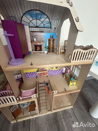 Продам детский кукольный домик деревянный