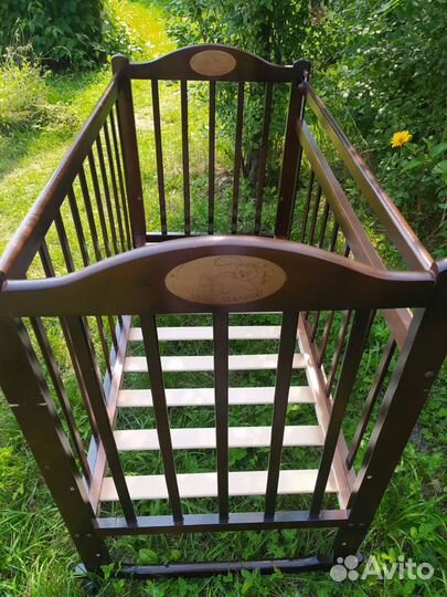 Детская кроватка