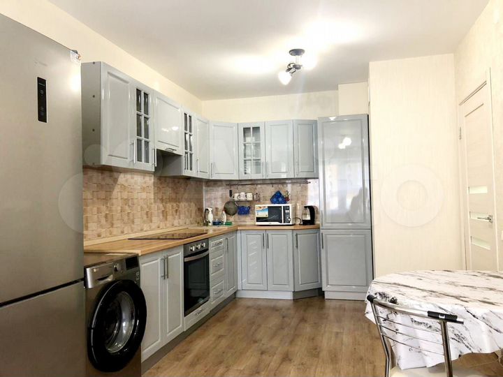 2-к. квартира, 38 м², 2/18 эт.